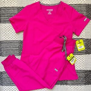 Momentum By Maevn Pink Scrub Set XS/SMP NWT